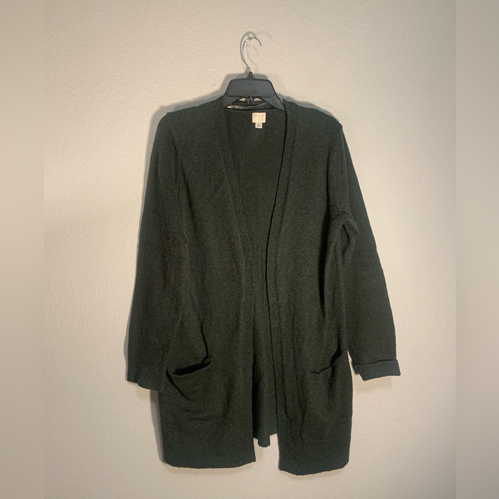 Minimalist Long Dark Green Knit Long Sleeve Cardigan with Pockets 💚🍃